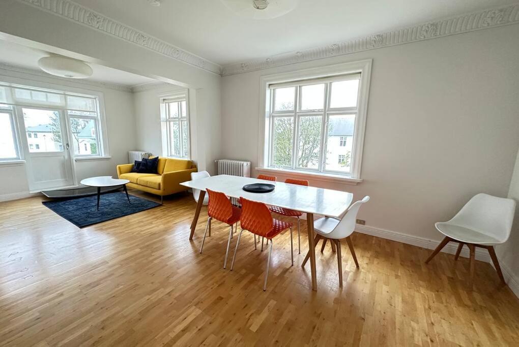 Beautiful 2 Bedroom Apartment Downtown Рейк'явік Екстер'єр фото
